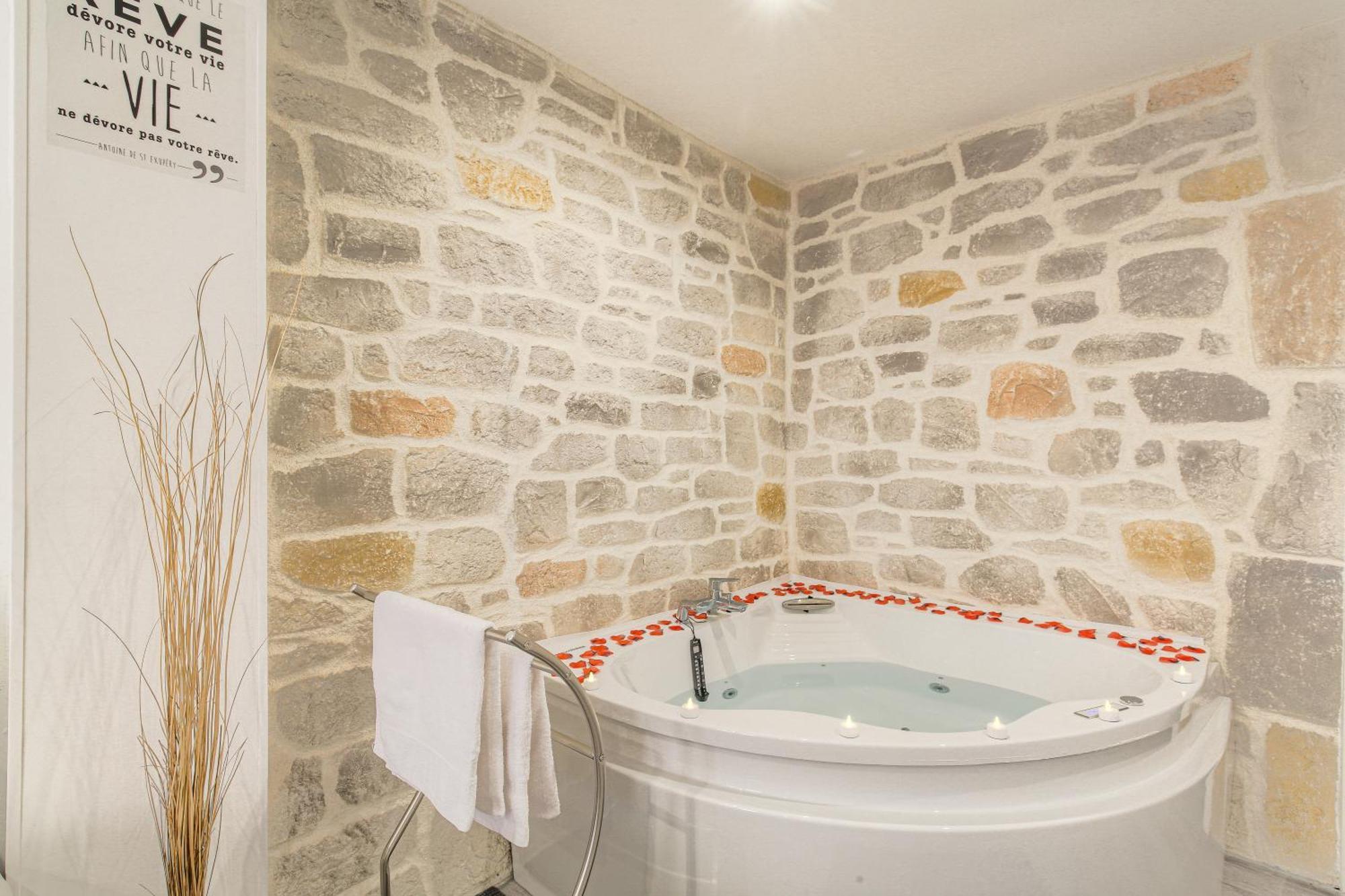 La Suite Neuvilloise Neuville-sur-Saône Kültér fotó